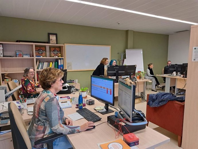 Archivo - El Servicio Andaluz de Salud lanza una nueva campaña para fomentar la suscripción a 'AviSAS'