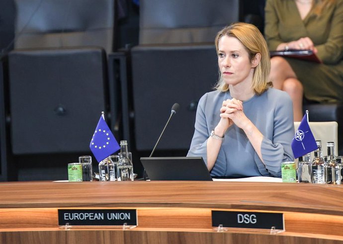 4 de abril de 2025, Bruxelas, Bélgica, Bélgica: KAJA KALLOS Alta Representante da União para Relações Exteriores e Política de Segurança e Vice-Presidente da Comissão Europeia senta-se à mesa redonda no segundo dia de negociações da Reunião da OTAN