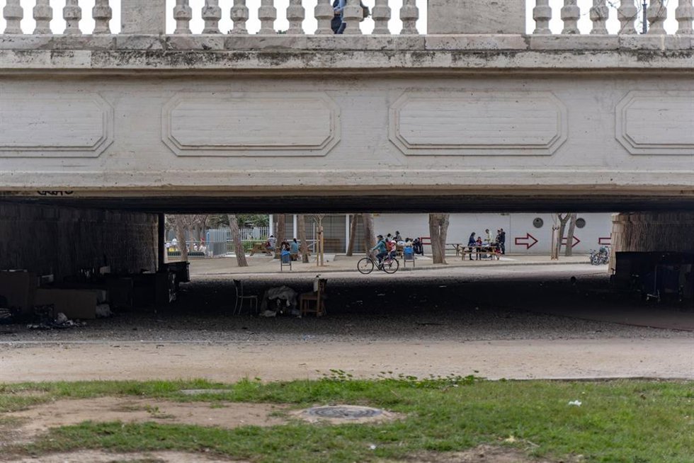 Archivo - Vista del Puente del Ángel, a 14 de febrero de 2024, en Valncia (archivo)
