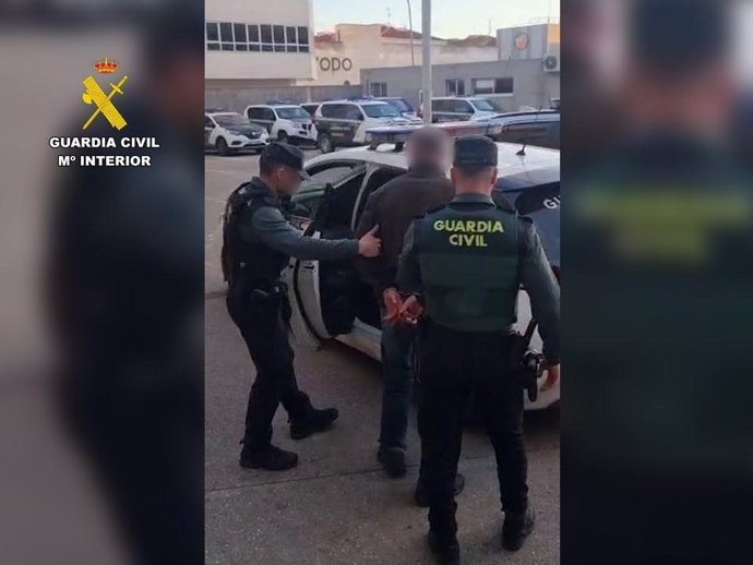 Detenido un prófugo eslovaco tras intentar evitar un control en una zona de ocio en Torrevieja