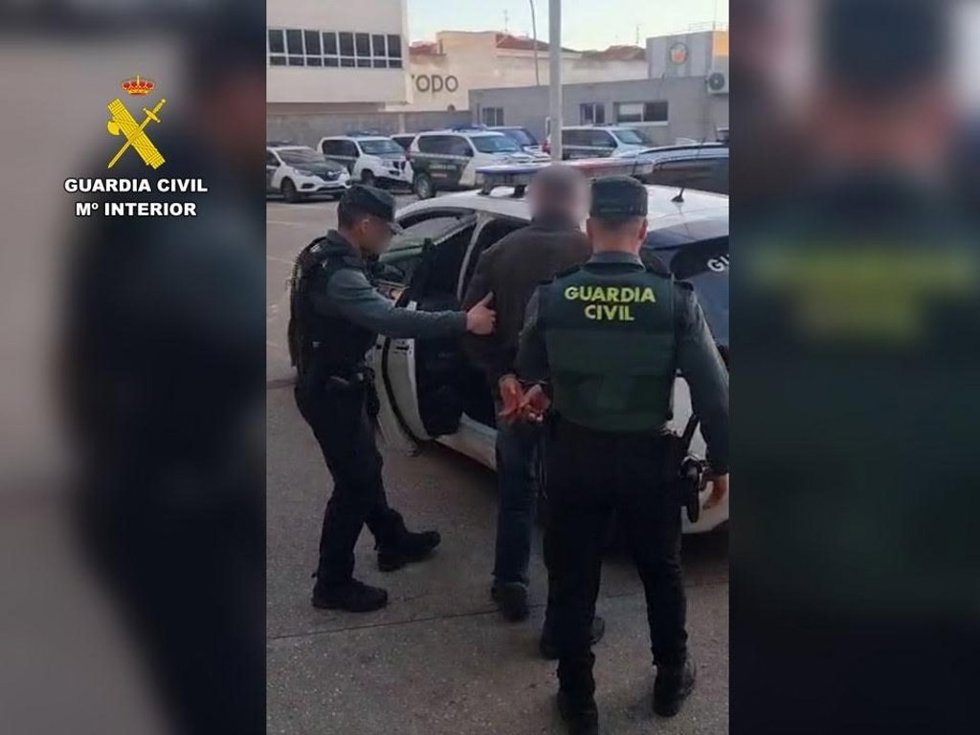 Detenido un prófugo eslovaco tras intentar evitar un control en una zona de ocio en Torrevieja