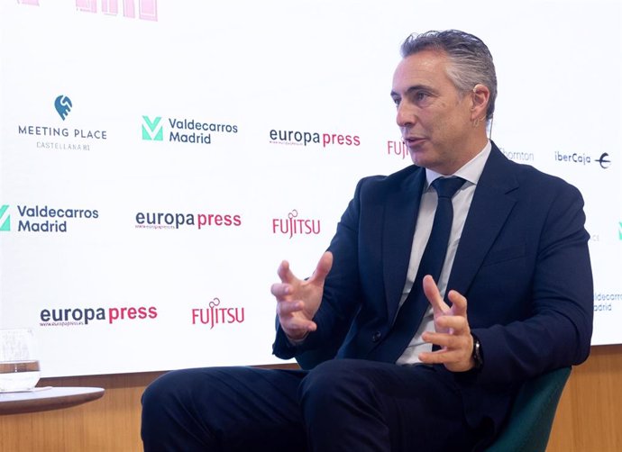 Archivo - El consejero de Medio Ambiente, Agricultura e Interior de la Comunidad de Madrid, Carlos Novillo, interviene durante un Desayuno Madrid, en el Auditorio Meeting Place de Castellana, a 13 de diciembre de 2024, en Madrid (España).