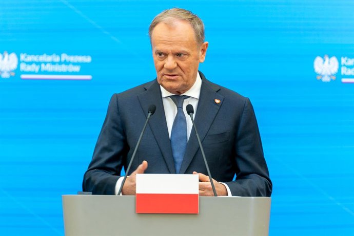 26 de março de 2025, Varsóvia, Polônia: O primeiro-ministro da Polônia, Donald Tusk, fala durante uma coletiva de imprensa. O primeiro-ministro polonês Donald Tusk se reúne com o secretário-geral da OTAN, Mark Rutte. As discussões se concentram na atual s