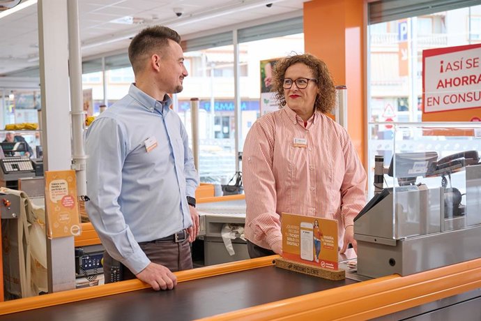Consum ofrece más de 3.500 puestos de trabajo para reforzar su    Plantilla durante la campaña de verano