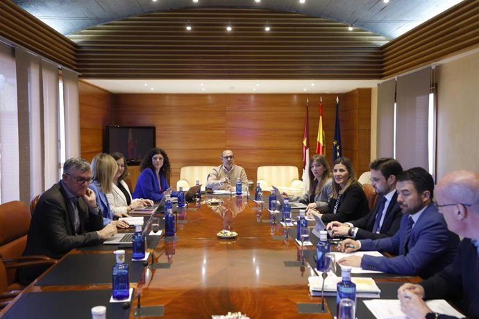 Reunión de la Junta y la Mesa de las Cortes.