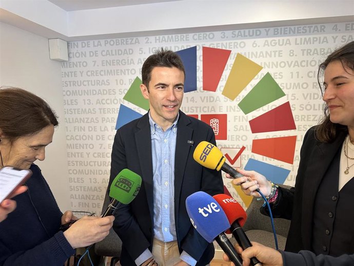 El secretario general del PSOE de Cantabria, Pedro Casares