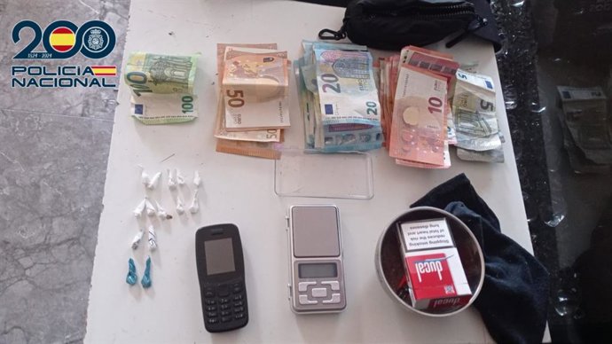 Dinero y droga intervenidos en una operación policial
