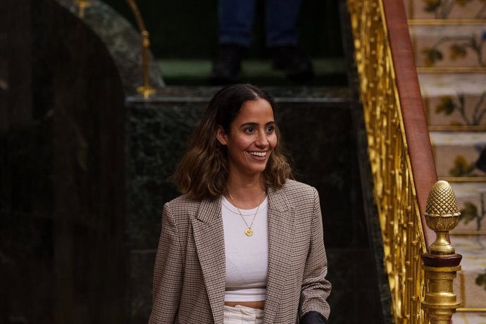 La diputada de Sumar, Tesh Sidi, durante una sesión de control al Gobierno, a 26 de marzo de 2025, en Madrid (España). El presidente del Gobierno Pedro Sánchez comparece en el Congreso de los Diputados para defender la posición del Ejecutivo sobre el rear