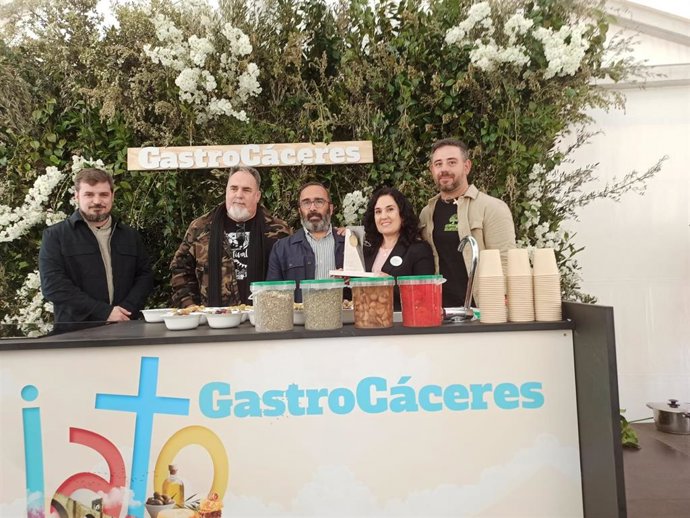 Entrega a Asomanca del II Premio al Olivar Tradicional de Secano que otorga Adisgata