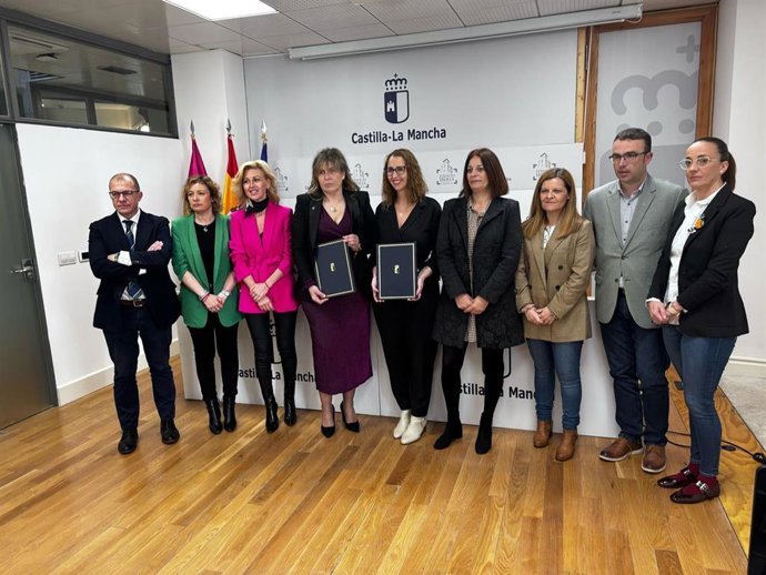 La Asociación de Mujeres Empresarias y Profesionales de Cuenca (AMEP) firma un convenio con la Consejería de Igualdad.
