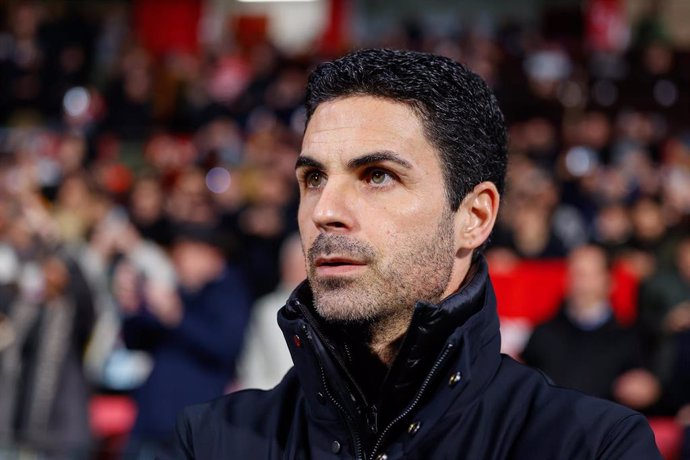 Archivo - El entrenador del Arsenal, Mikel Arteta, ante el Girona FC en Champions.