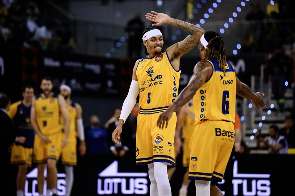 Archivo - Los jugadores del Dreamland Gran Canaria durante un encuentro de la Copa del Rey 2025