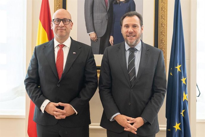 El ministro de Transportes y Movilidad Sostenible, Óscar Puente, y su homólogo eslovaco, Jozef RáZ