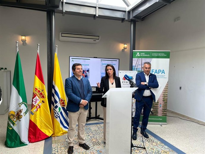 Inauguracón del curso de marinero-pescador que el Ifapa imparte en Isla Cristina.