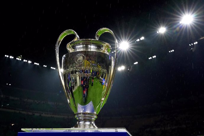 11 March 2025, Italy, Milan: The trophy during the UEFA Champions League soccer match between Inter and Feyenoord at the San Siro Stadium in Milan. Photo: Spada/LaPresse via ZUMA Press/dpa