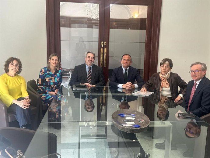 La DPT firma la aceptación de la donación de obras de la Fundación Germán López y Marián Sanz para abrir una nueva sede del Museo Provincial en Cretas