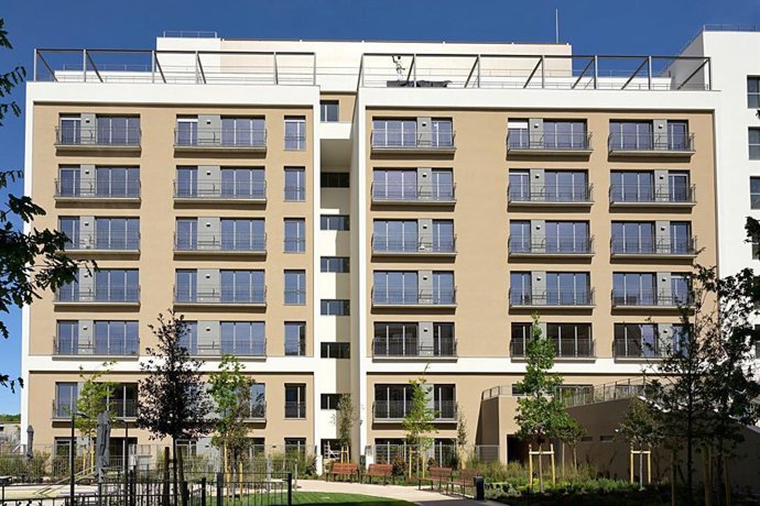 Cuenta con 154 apartamentos