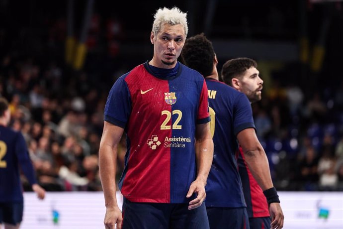 Archivo - El jugador brasileño del Barça de balonmano Thiagus Petrus