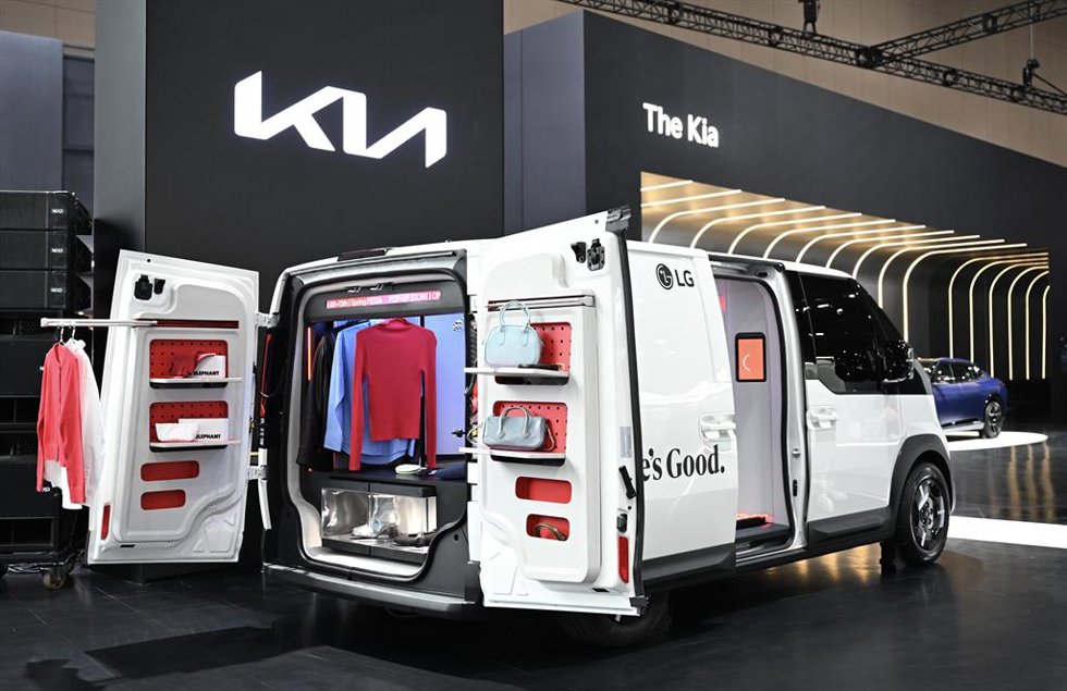 Kia y LG anuncian un acuerdo de colaboración para integrar electrodomésticos en vehículos para 2026.