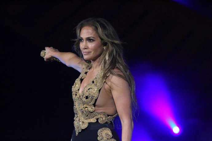 Archivo - Jennifer Lopez durante una actuación en una imagen de archivo.