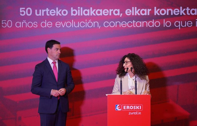 Visita del Lehendakari, Imanol Pradales, a la sede de Eroski en Elorrio