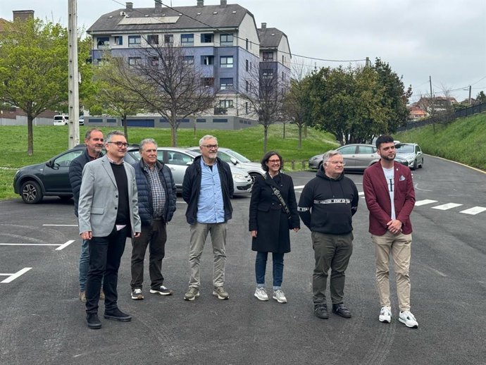 Inauguración del aparcamiento junto al apeadero de Tremañes (Gijón).