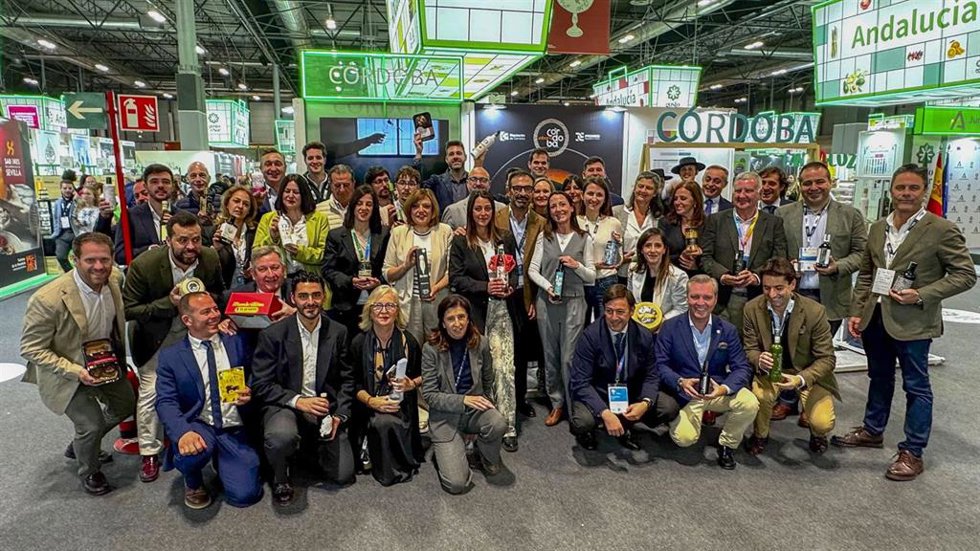 Inauguración del Salón Gourmets de Madrid, Feria de Alimentación y Bebidas de Calidad, con presencia del delegado de Desarrollo Económico, Promoción y Empleo de la Diputación de Córdoba, Félix Romero (centro).