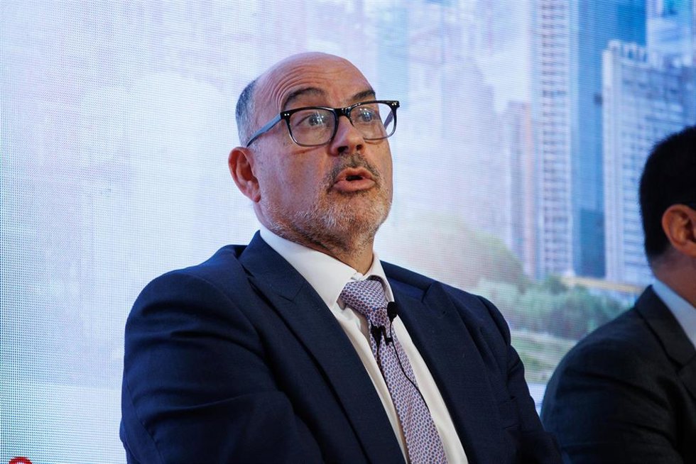 Archivo - El consejero delegado de Telefónica, Emilio Gayo, durante el X Foro Industrial de elEconomista.es, en el Hotel Four Seasons, a 16 de octubre de 2023, en Madrid (España).