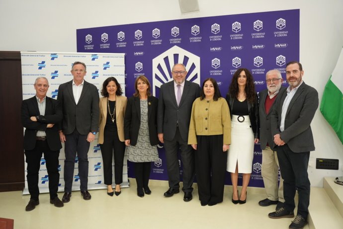 Autoridades asistentes a la presentación de la Safety Week.