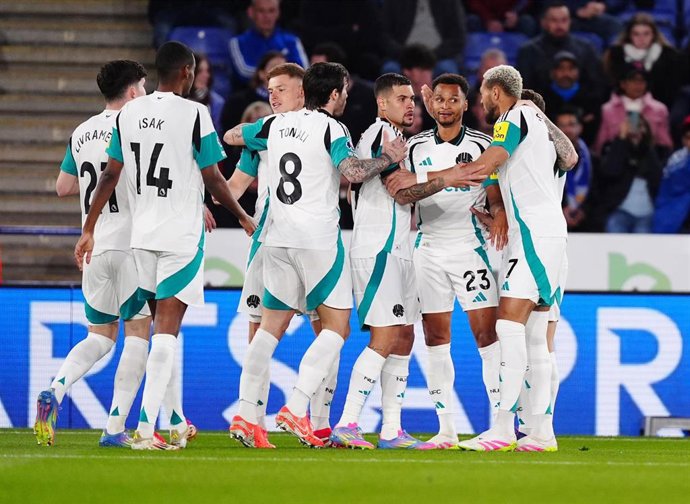 Jacob Murphy celebra uno de sus goles en el Leicester-Newcastle