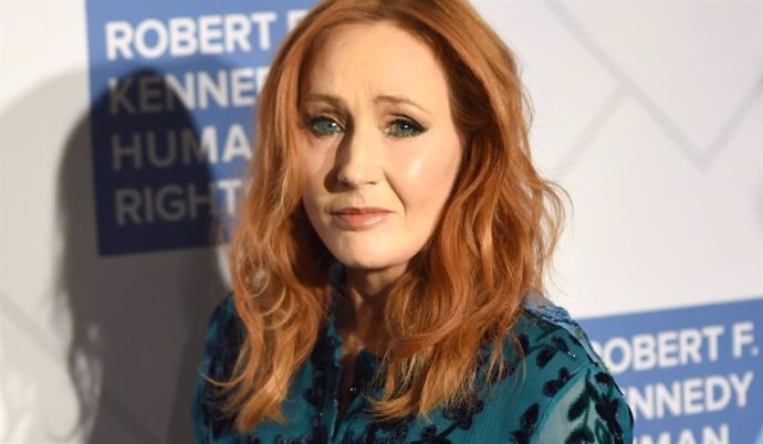Archivo - J.K. Rowling, amenazada de muerte tras su mensaje de apoyo a Salman Rushdie: "Tú eres la siguiente"