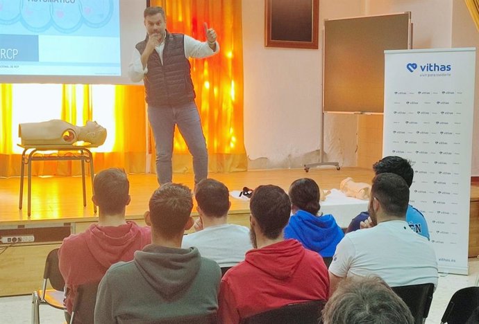 El Hospital Vithas Málaga ha celebrado una nueva sesión de Vithas Aula Salud Colegios en colaboración con el colegio San Juan de Dios y el Club Deportivo La Goleta