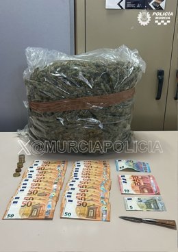 Imagen de la droga incautada en el control policial