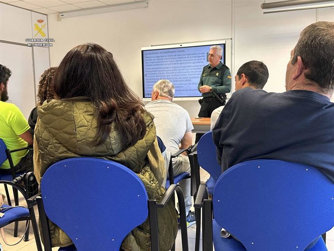 Reunión Guardia Civil con el sector agropecuario para evitar delincuencia en el campo