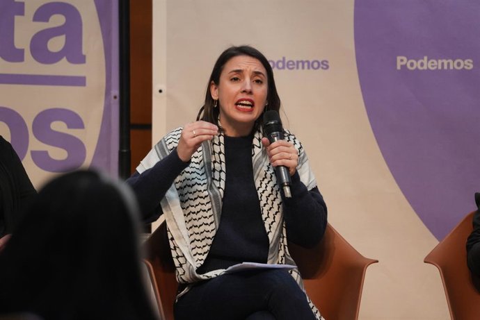Archivo - Arquivo - A secretária política do Podemos e deputada do Parlamento Europeu, Irene Montero, durante uma reunião do Podemos com ativistas no Jardim Botânico, em 2 de março de 2024, em Valência, Valência, Espanha. A reunião está sendo realizada pa