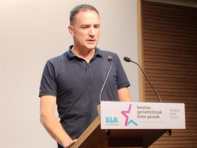 Archivo - El secretario general de ELA, Mitxel Lakuntza