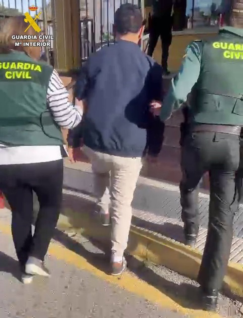 Uno de los detenidos por atentar contra la libertad sexual de una menor de edad.