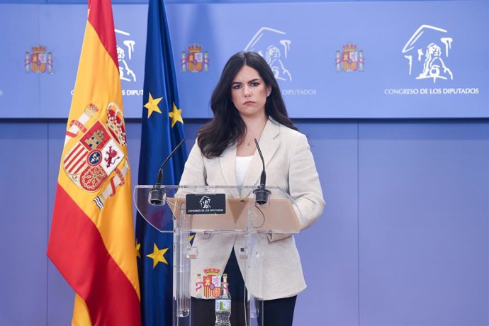 La portavoz de VOX en el Congreso, Pepa Millán, durante una rueda de prensa en el Congreso de los Diputados, a 1 de abril de 2025, en Madrid (España).