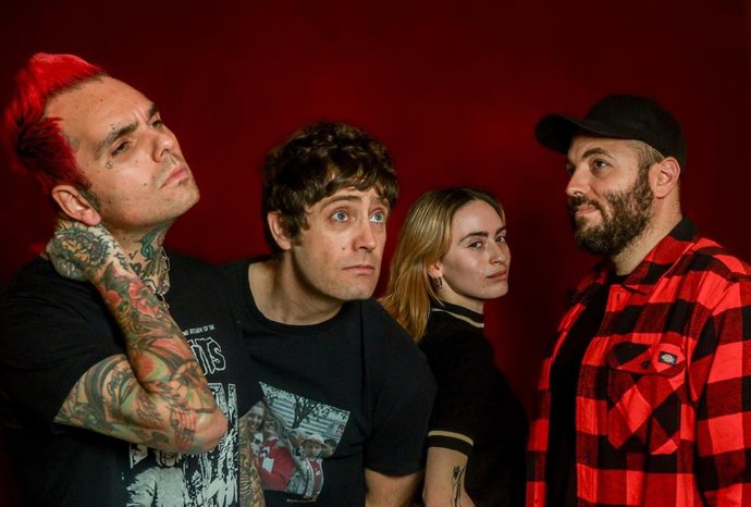 Archivo - La banda La La Love You posa para Europa Press, en la Sala B, a 4 de abril de 2024, en Madrid (España). La La Love You es un grupo de música pop punk originario de Madrid. Han publicado tres discos: 'Umm... Que rico!' (2009), 'La La Love You' (2