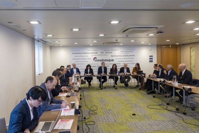Innobasque 2025eko I+G arloko aurreikuspena osatzen lagundu duten enpresen ordezkariekin elkartu da