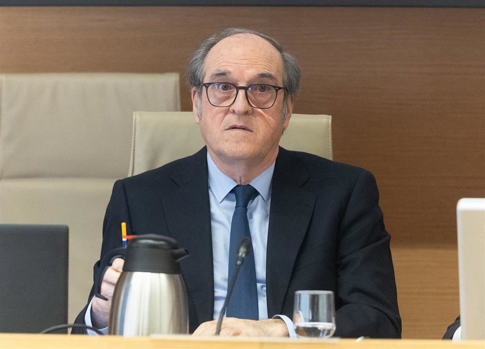 El Defensor del Pueblo, Ángel Gabilondo, comparece ante la Comisión Mixta de Relaciones con el Defensor del Pueblo, en el Congreso de los Diputados, a 8 de abril de 2025, en Madrid (España).