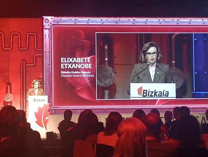 Elixabete Etxanobe
