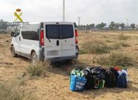 La Guardia Civil desmantela una red dedicada a emplear extranjeros sin contrato en una finca de Cartagena