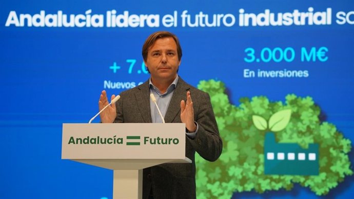 El secretario general del PP-A, Antonio Repullo, este martes durante su rueda de prensa.