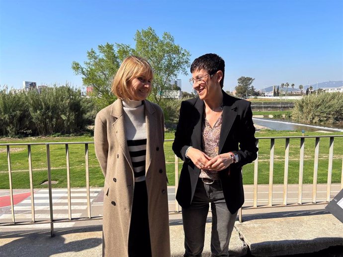 (I-D) La Presidenta De La Diputación De Barcelona, Lluïsa Moret, Y La Alcaldesa De Sant Adrià De Besòs (Barcelona), Filo Cañete, En El Parc Fluvial Del Besòs