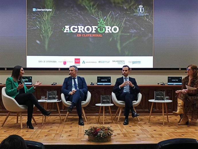La consejera de Agua, Agricultura, Ganadería y Pesca, Sara Rubira, participa en 'Agroforo: En clave rural', organizado por el diario Libertad Digital