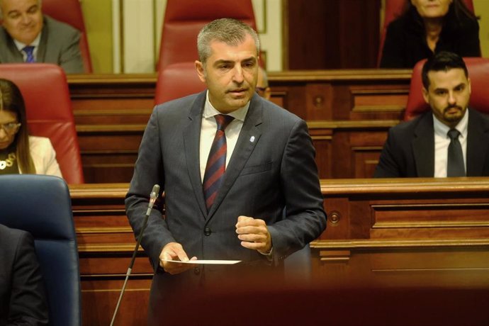 Archivo - Manuel Domínguez, vicepresidente y consejero de Economía del Gobierno de Canarias