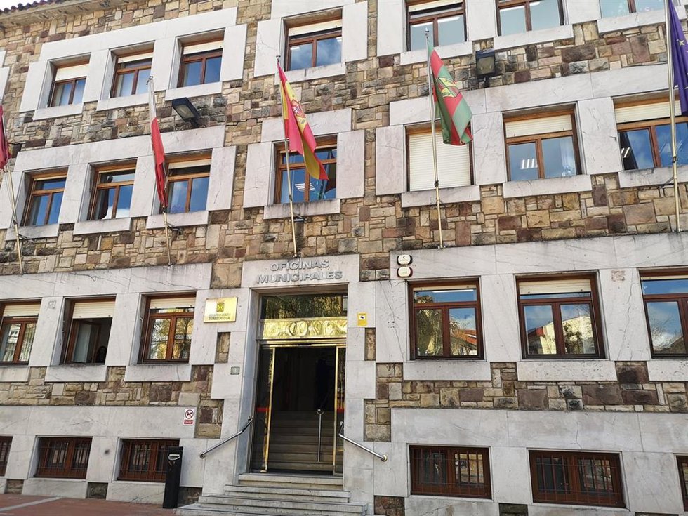 Archivo - Fachada de la sede del edificio municipal de la Plaza Baldomero Iglesias