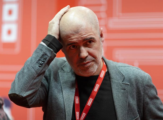 Archivo - El secretario general de CCOO, Unai Sordo, durante una rueda de prensa ofrecida desde FITUR en IFEMA, a 22 de enero de 2025, en Madrid (España). El líder del sindicato ha explicado que no aceptará una subida del SMI del 3% si es planteada por la