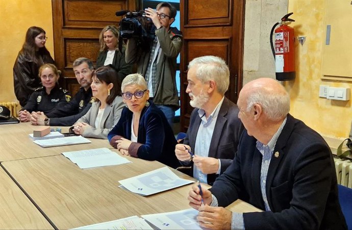 La consejera de Salud del Principado, Concepción Saavedra, preside la constitución del Observatorio de Agresiones a Profesionales Sanitarios.